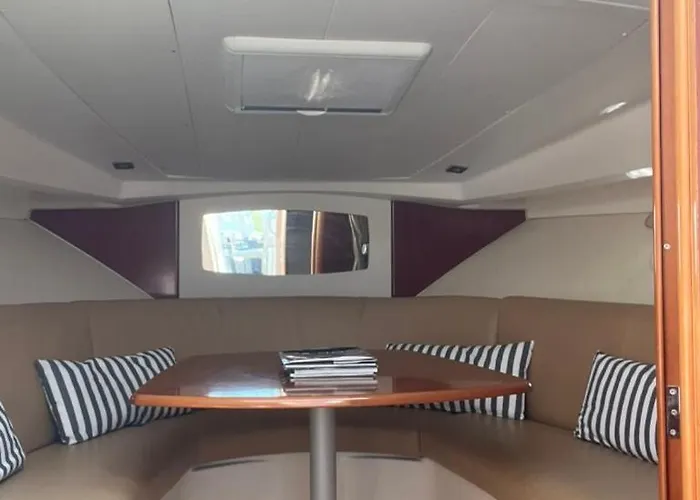 Botel Sea Bloom Ii - Night In A Fancy Speedboat Lisboa