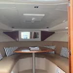 船上ホテル Sea Bloom Ii - Night In A Fancy Speedboat リスボン
