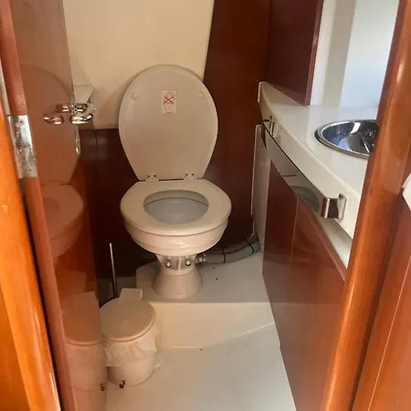 Sea Bloom Ii - Night In A Fancy Speedboat リスボン