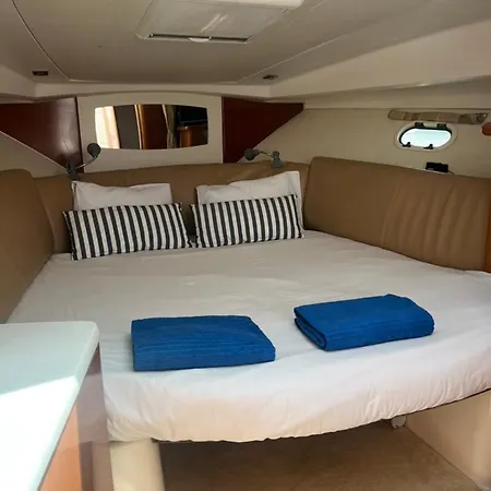 船上ホテル Sea Bloom Ii - Night In A Fancy Speedboat *